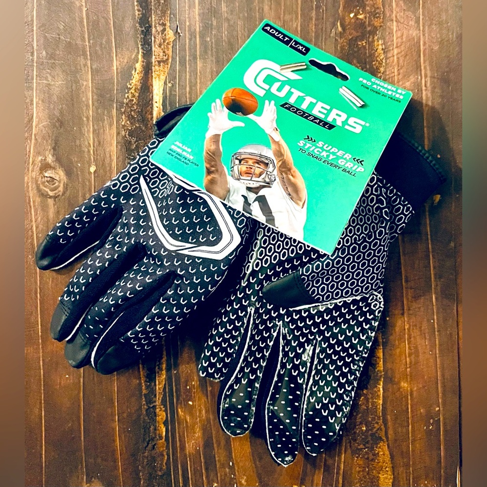 Cutters Football Gloves ~ Adult Large/XL